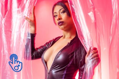 Cameron Gibbs is a HotLive Webcam Model